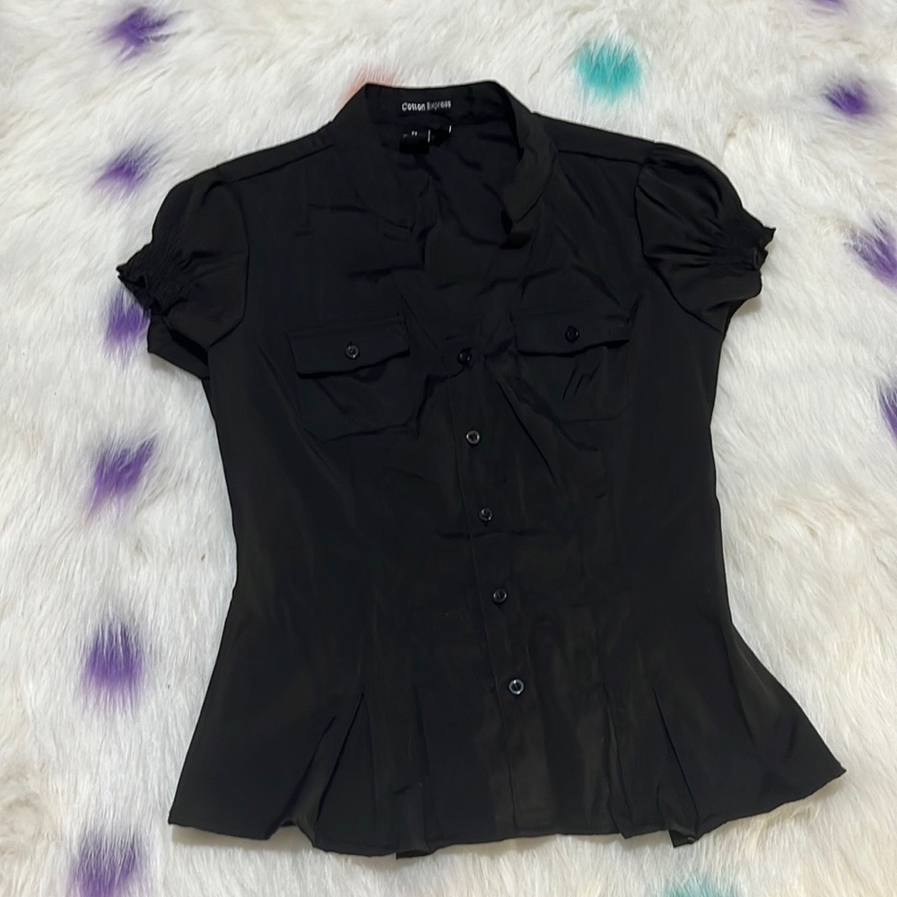 BLACK BUTTON DOWN BLOUSE